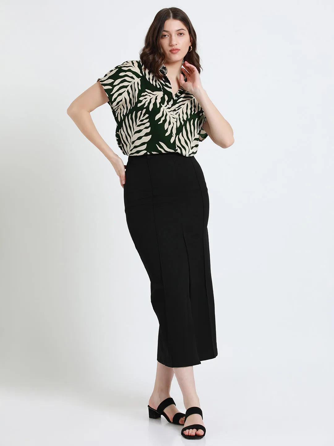 DL Woman Spread Collar Regular Fit Tropical Print Black Shirt
