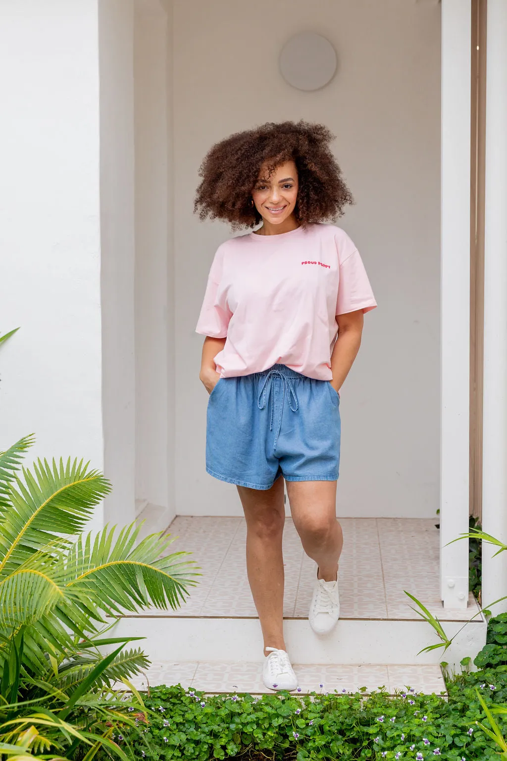 Good Vibes Tee in Pink