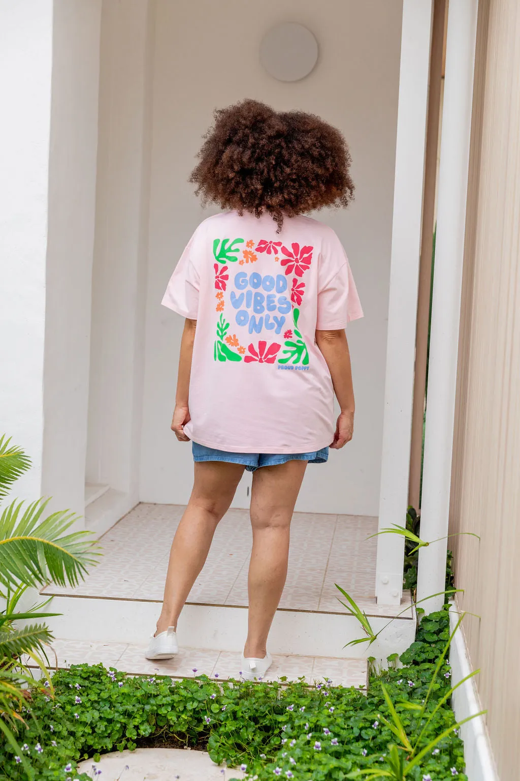 Good Vibes Tee in Pink