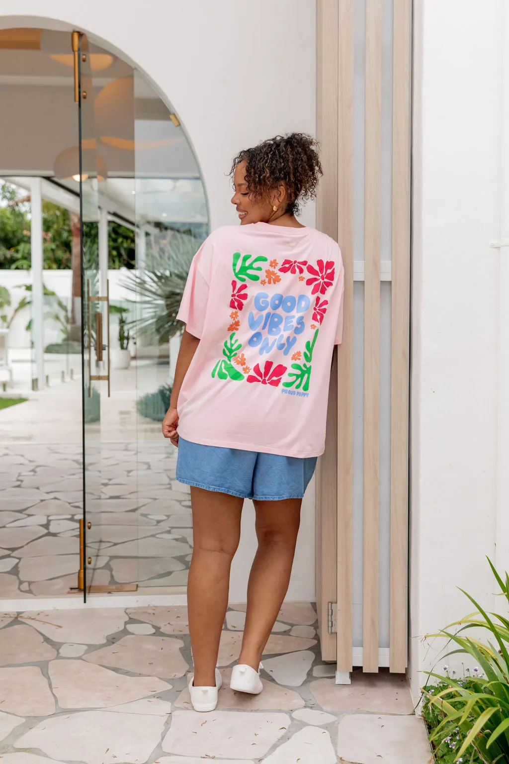 Good Vibes Tee in Pink