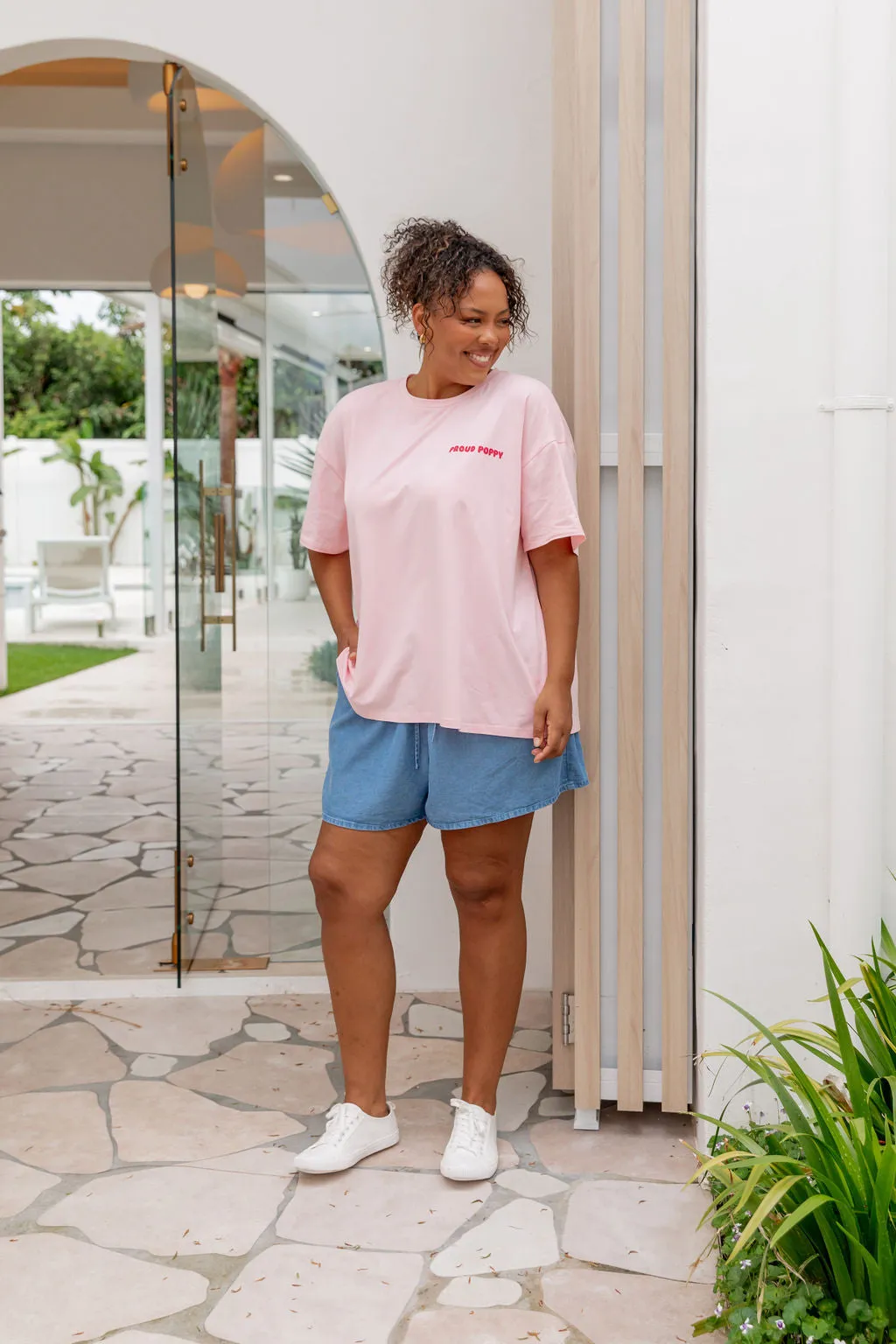 Good Vibes Tee in Pink