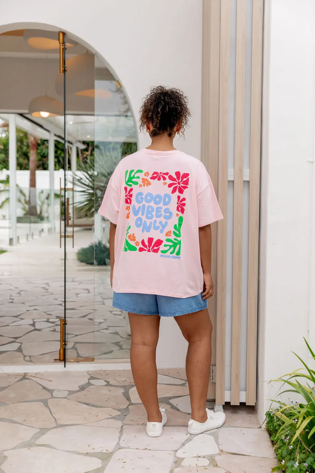 Good Vibes Tee in Pink