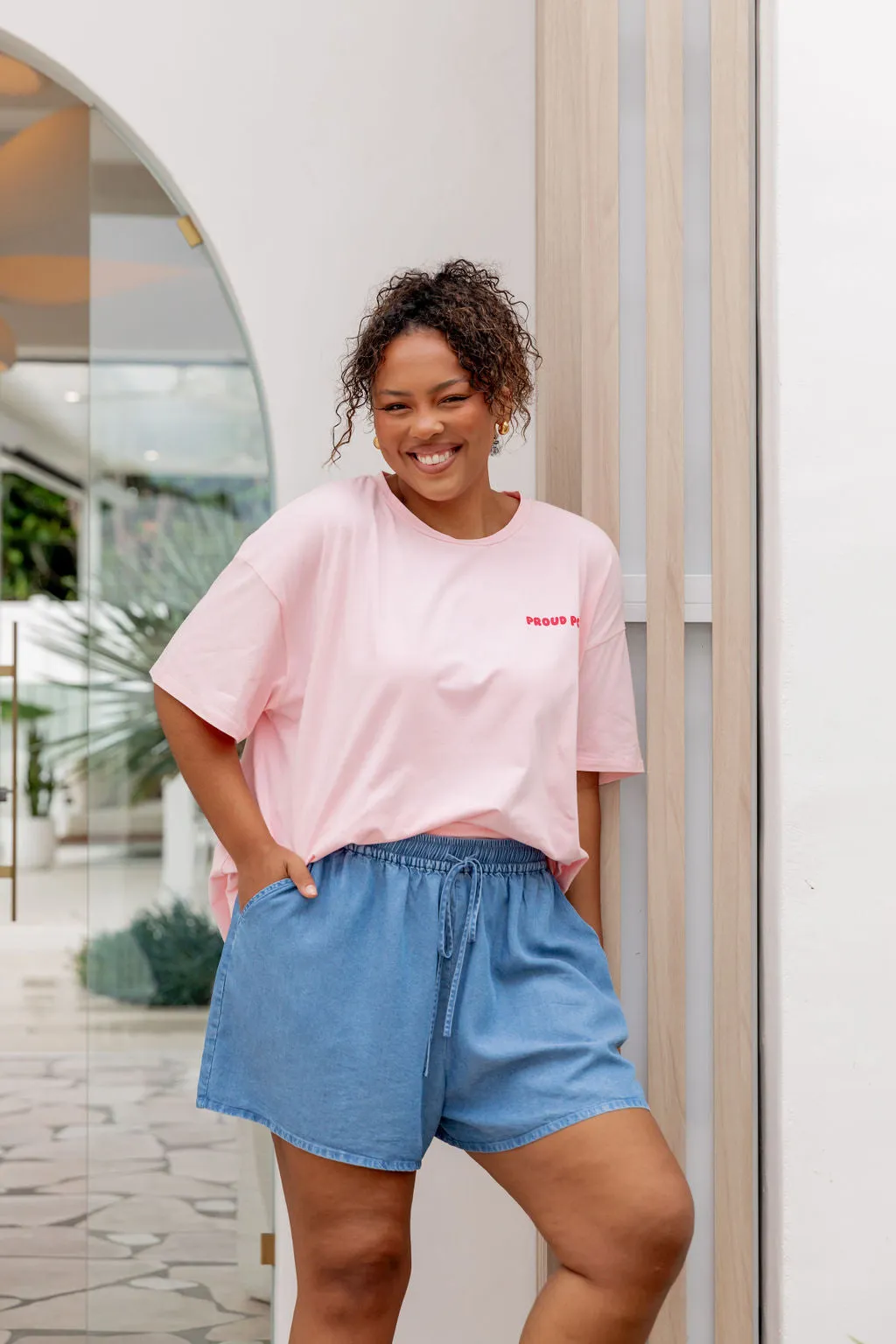 Good Vibes Tee in Pink