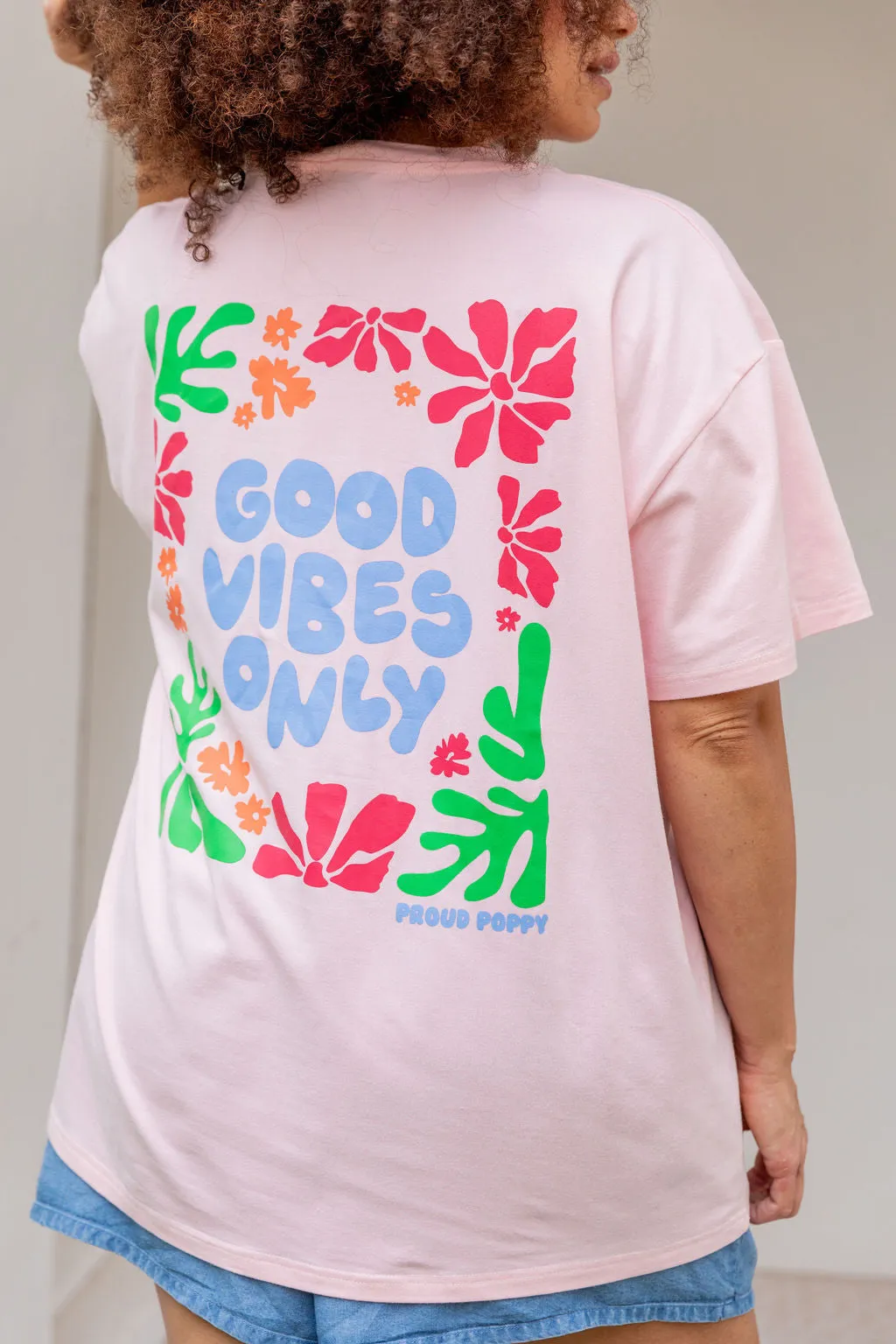 Good Vibes Tee in Pink