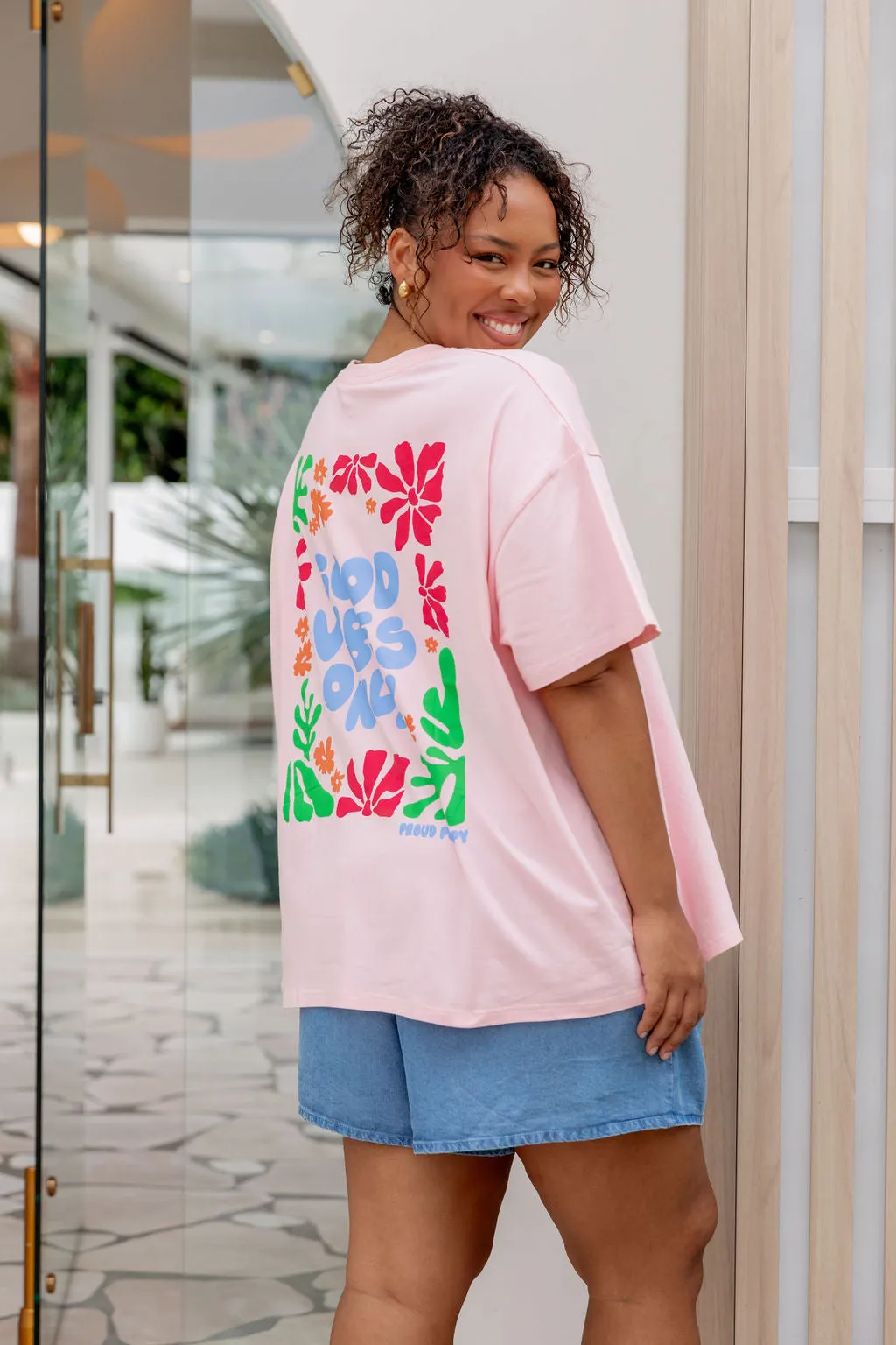 Good Vibes Tee in Pink