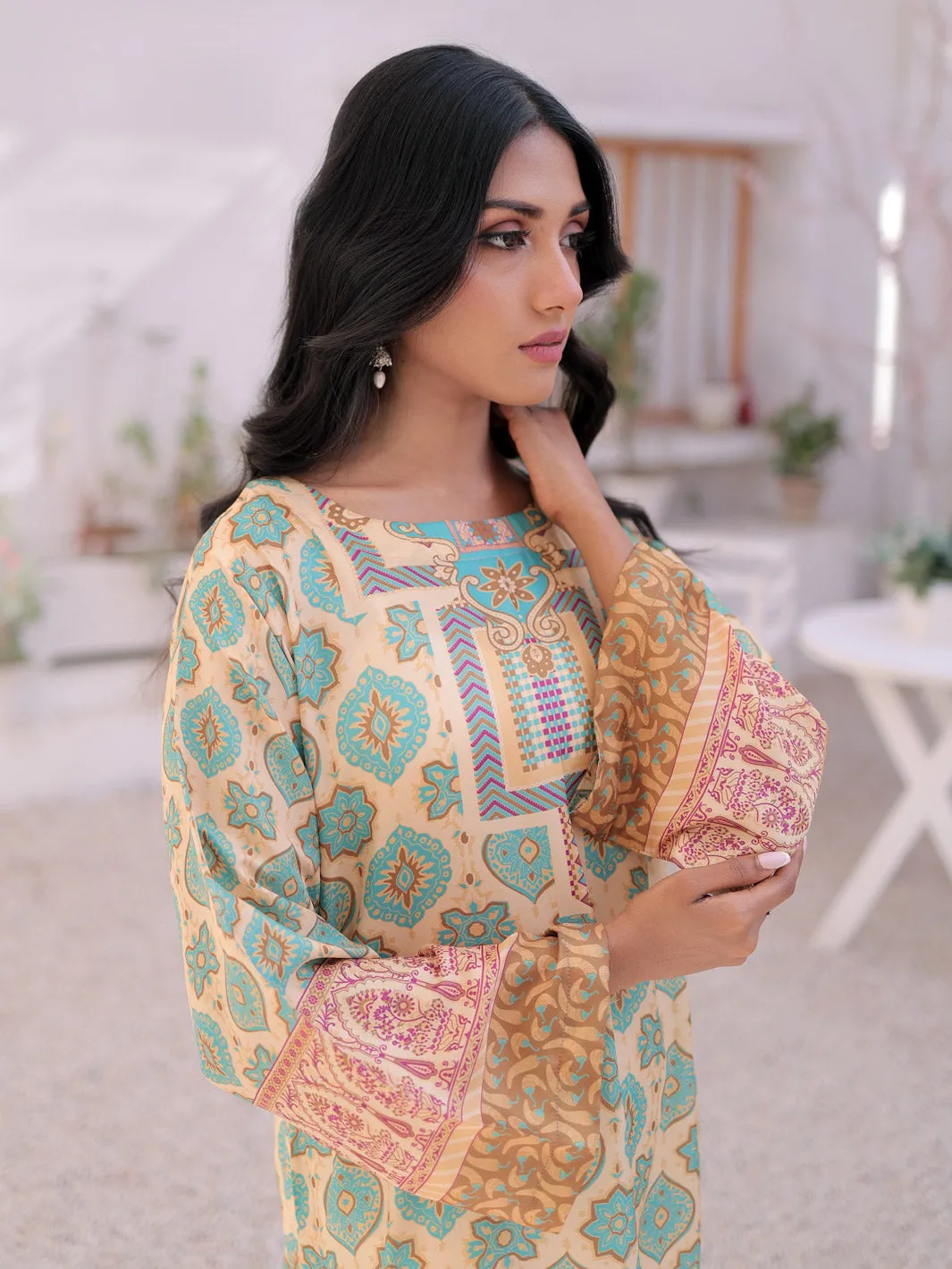 TNG Qaniyah Shirt Collection'2024