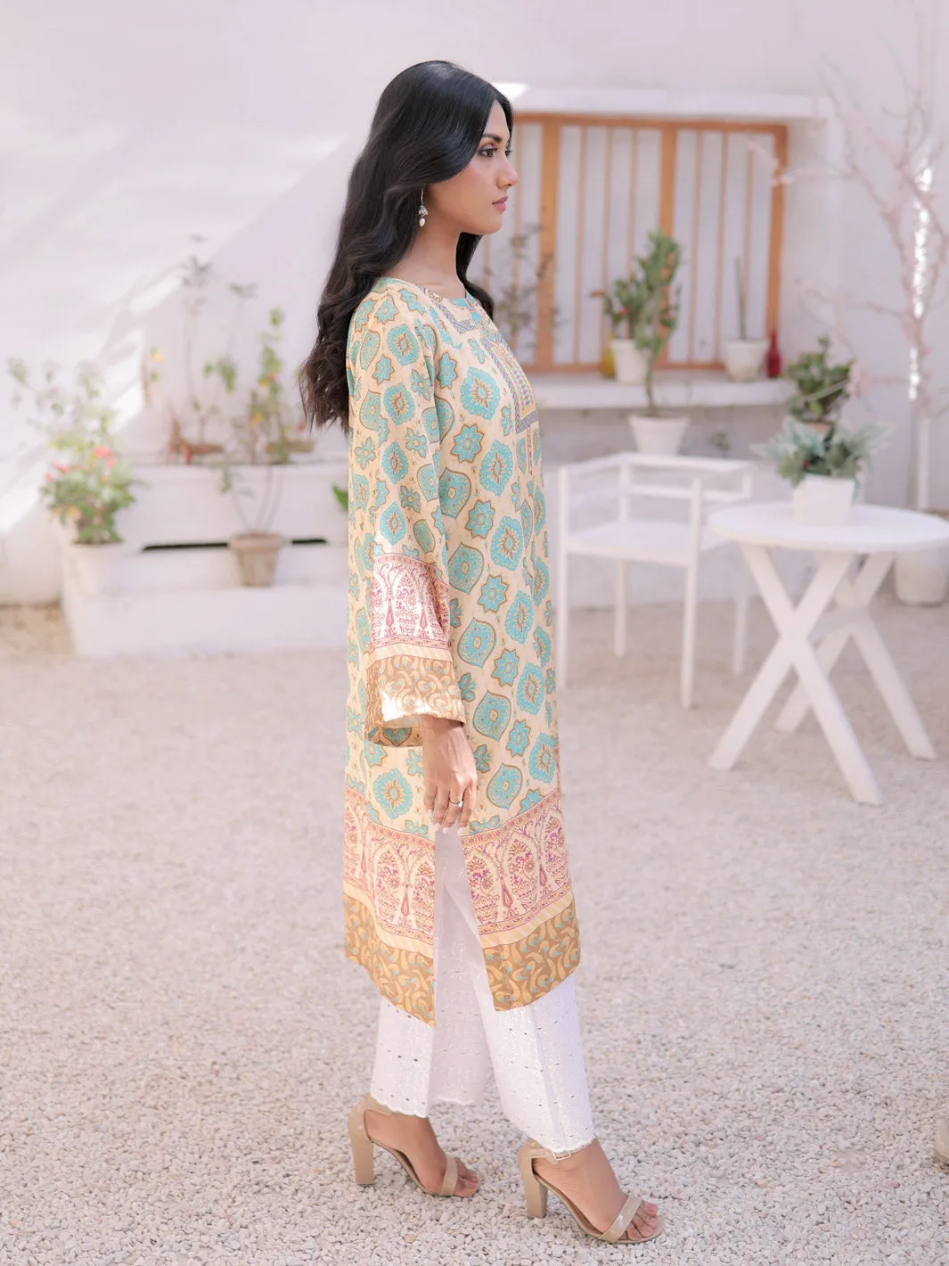 TNG Qaniyah Shirt Collection'2024