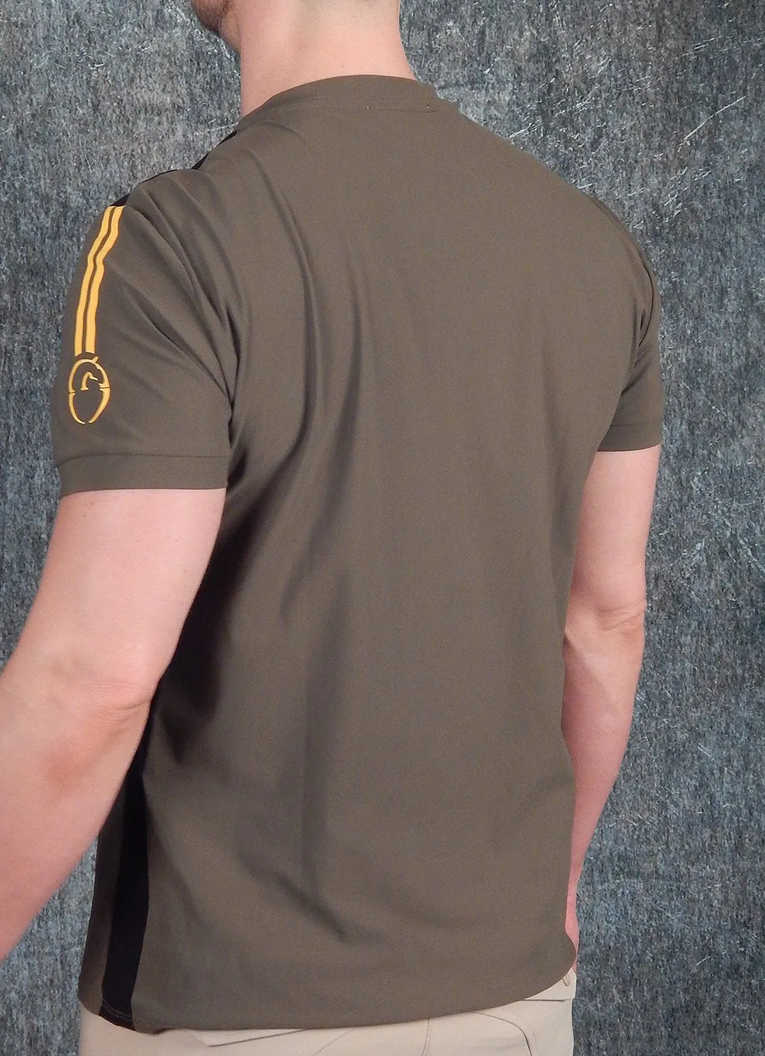 VESTRUM - "DUINO" S/S Shirt in Olive Green