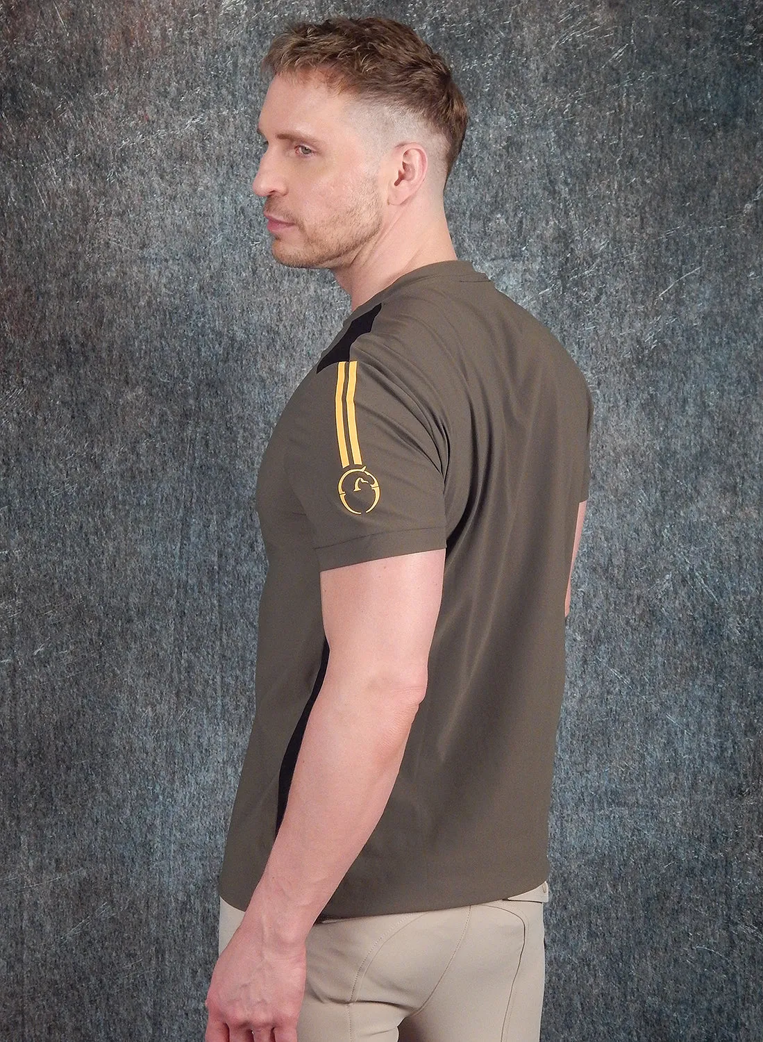 VESTRUM - "DUINO" S/S Shirt in Olive Green