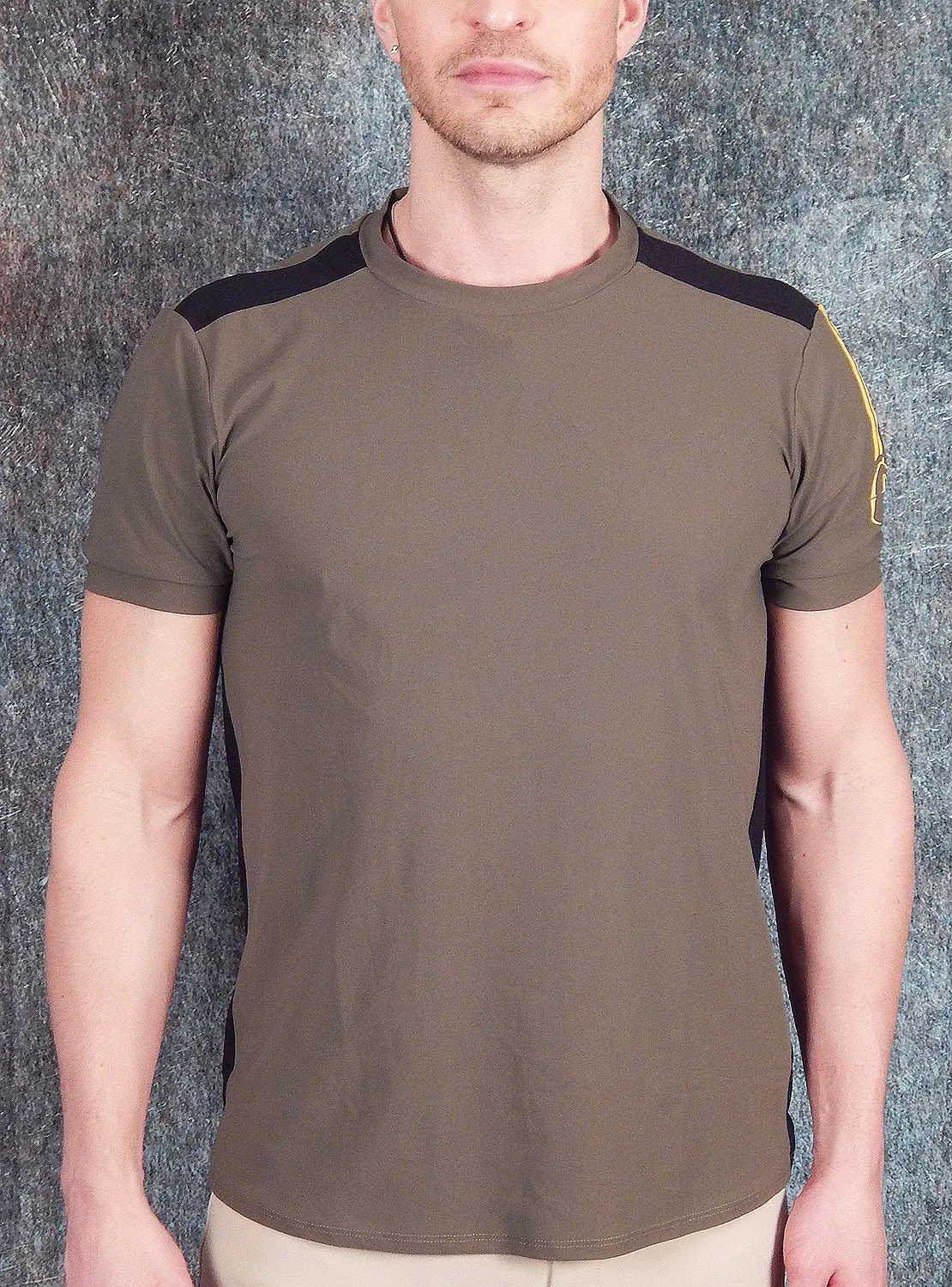 VESTRUM - "DUINO" S/S Shirt in Olive Green